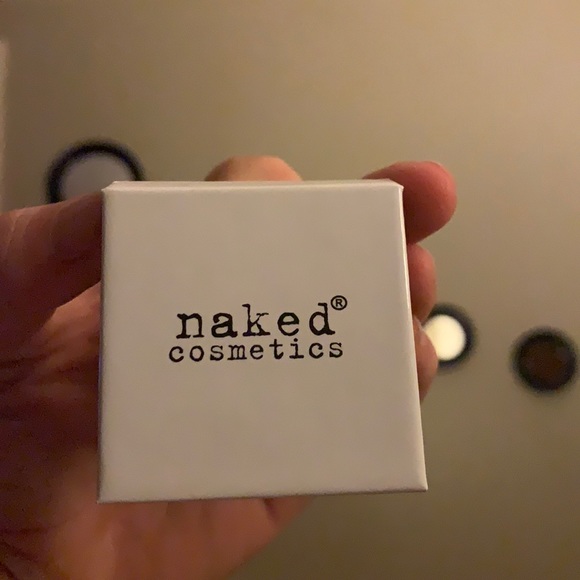 eye shadow - Picture 1 of 4